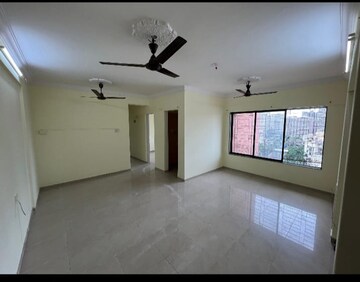 Room in 2 BHK Apartment at Deepak Residency, Vile Parle West – for Rent