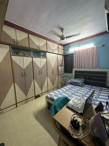 Bedroom in 2 BHK Apartment at Deepak Residency, Vile Parle West – for Rent