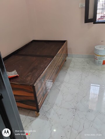 Furnished Amenities in 2.5 BHK Builder Floor at New Ashok Nagar – for Sale
