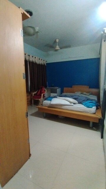Bedroom in 3 BHK Apartment at Deepak Residency, Vile Parle West – for Rent