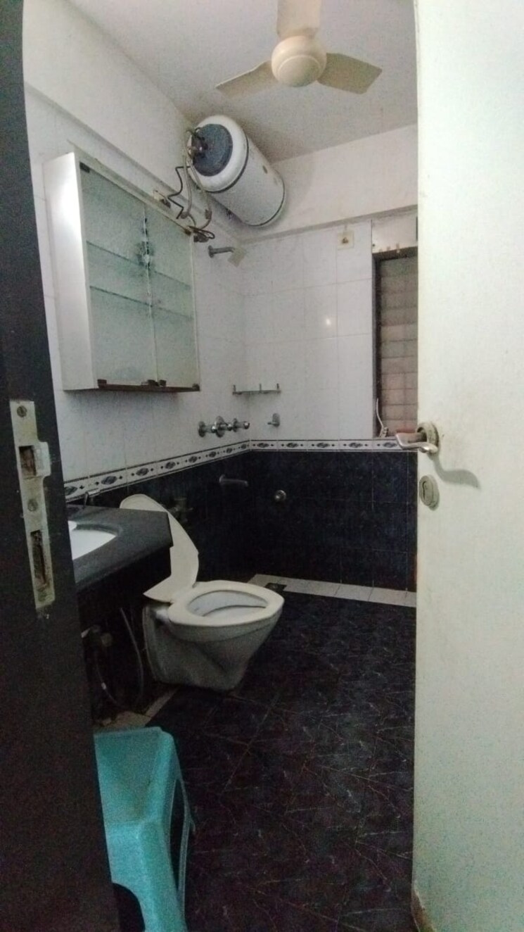 Bathroom, deepak-residency 3 Bedroom 1250 Sq.Ft. Apartment In Vile Parle West Mumbai 9073419