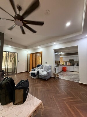 Parking in 6+ BHK Villa at Sector 50 – for Sale