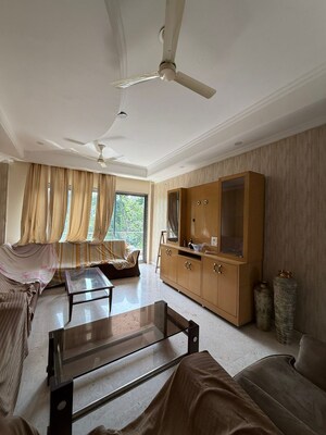 Kitchen in 6+ BHK Villa at Sector 50 – for Sale