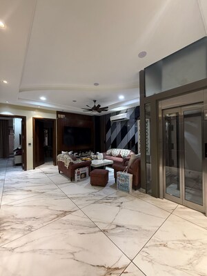 Parking in 6+ BHK Villa at Sector 50 – for Sale