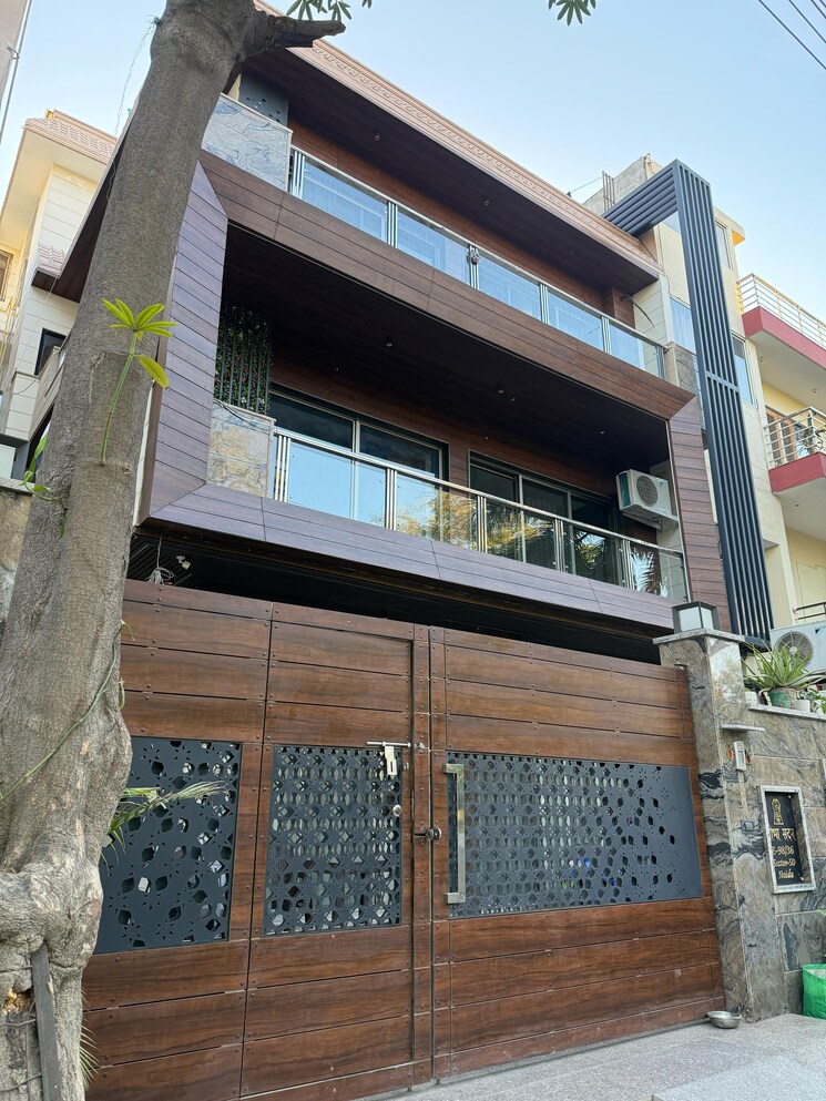 Exterior View, sector 50 6+ Bedroom 250 Sq.Mt. Villa In Sector 50 Noida 9073456