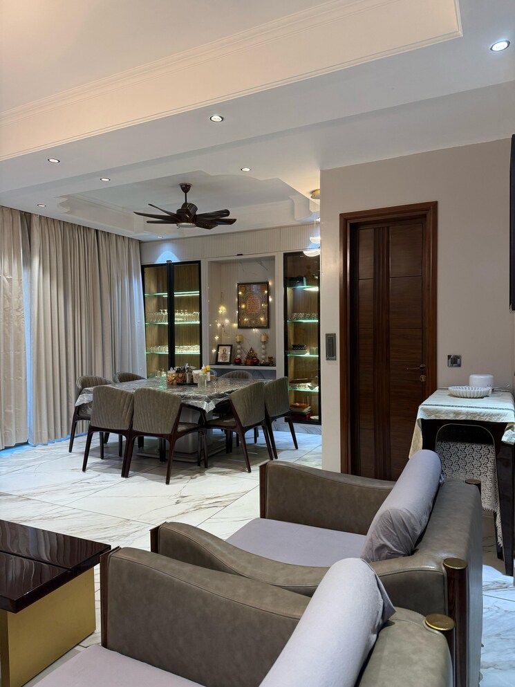 Living Room, sector 50 6+ Bedroom 250 Sq.Mt. Villa In Sector 50 Noida 9073456