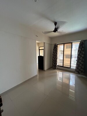 Room in 1 BHK Apartment at Sun Elite, Ulwe – for Sale