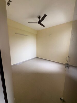 Room in 3 BHK Apartment at Conscient Habitat Residences, Sector 78 – for Sale