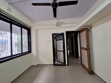 Room in 2.5 BHK Apartment at Mansarovar CHS, Vashi Sector 14 – for Rent