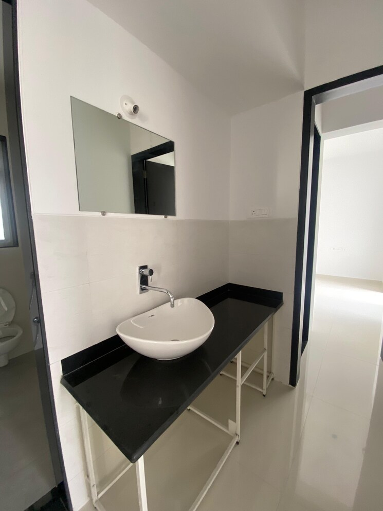 Bathroom, pethkar-siyona 3 Bedroom 1100 Sq.Ft. Apartment In Punawale Pune 9073549