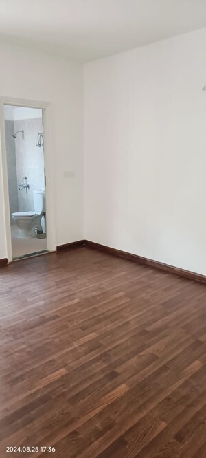 Room in 3 BHK Builder Floor at Sector 77 – for Sale