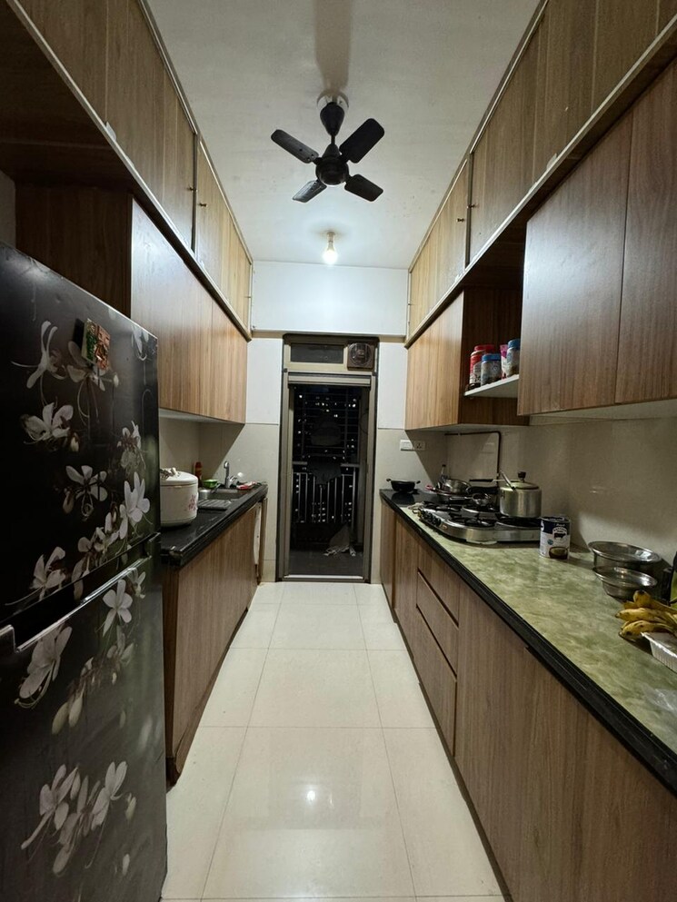 Kitchen, lodha-splendora 3 Bedroom 1000 Sq.Ft. Apartment In Ghodbunder Road Thane 9073574