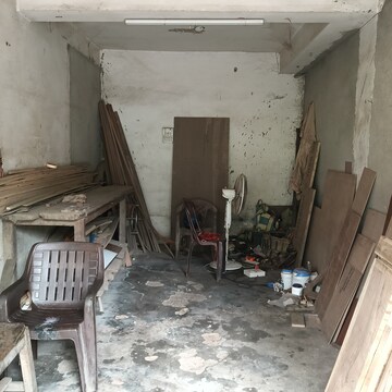  Shop For Rent in Garia