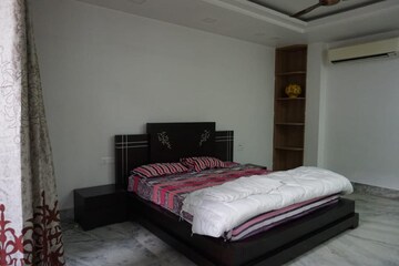 Bedroom in 2 BHK Builder Floor at Lajpat Nagar 4 – for Rent