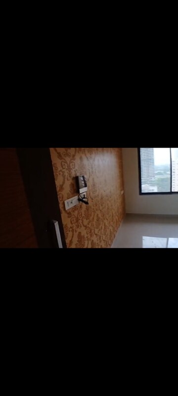 Room in 2 BHK Apartment at Paradise Sai Icon, Kharghar – for Rent