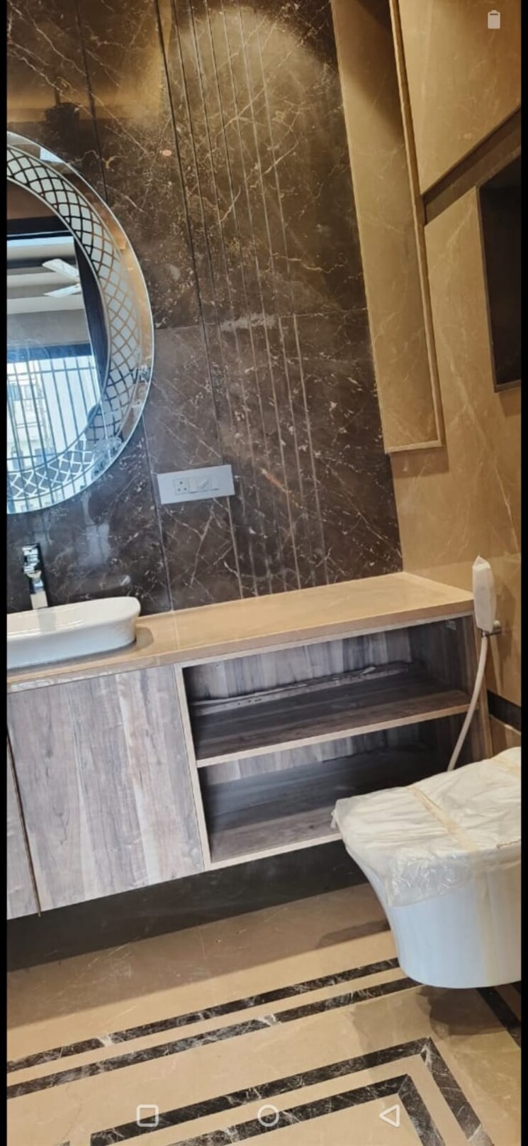 Bathroom, defence colony 3 Bedroom 217 Sq.Yd. Apartment In Defence Colony Delhi 9073658