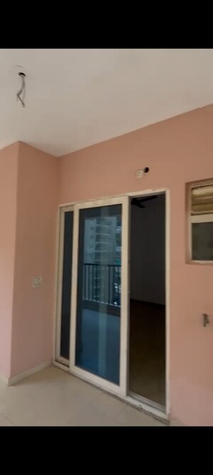 Room in 2 BHK Apartment at Gaur City-2, Gaur City 2 – for Sale