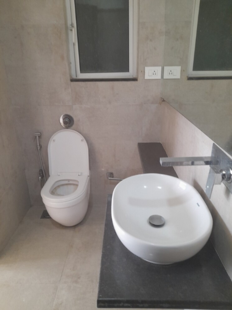 Bathroom, omkar-meridia 2 Bedroom 779 Sq.Ft. Apartment In Kurla West Mumbai 9073742