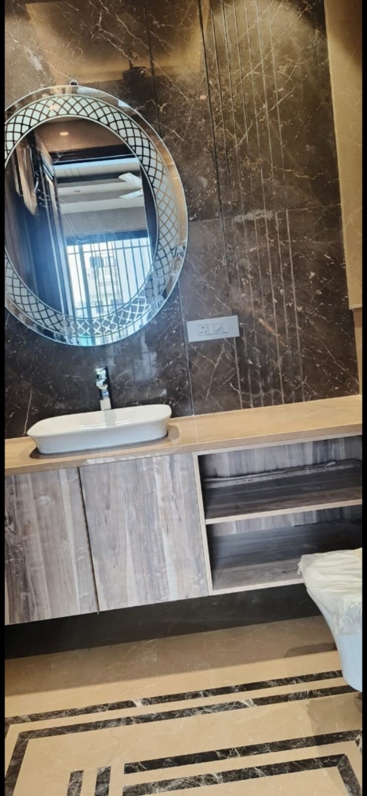 Bathroom, defence colony 3 Bedroom 217 Sq.Yd. Apartment In Defence Colony Delhi 9073710