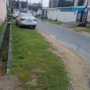 Parking in 3 BHK Independent House at ARV Park, Sector 63 – for Sale
