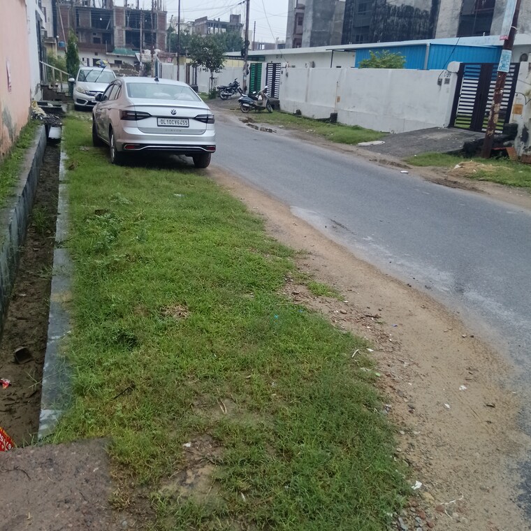  Parking, arv-park 3 Bedroom 181 Sq.Mt. Independent House In Sector 63 Noida 9073744