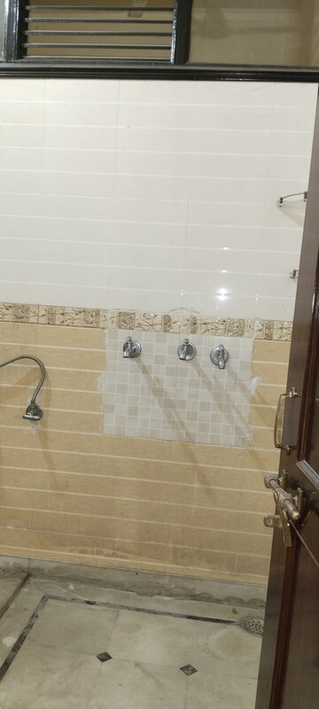 3 BHK Builder Floor For Rent in G Block Shastri Nagar