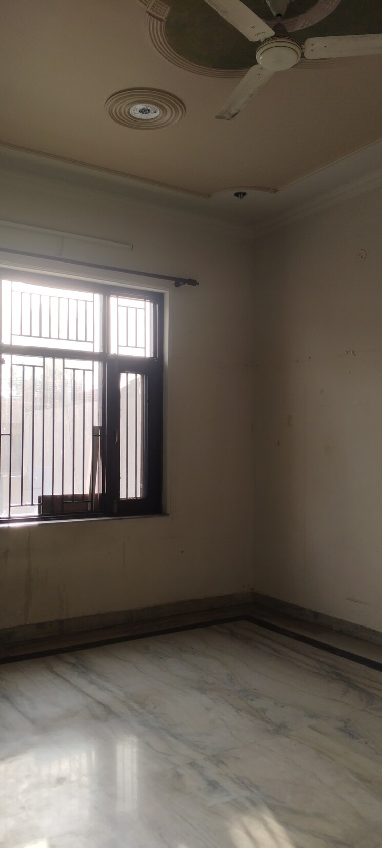 Room, g block shastri nagar 3 Bedroom 2000 Sq.Ft. Builder Floor In G Block Shastri Nagar Ghaziabad 9073788