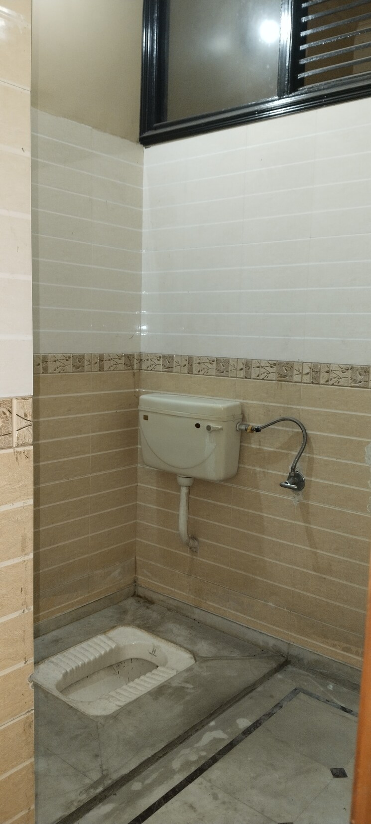 Bathroom, g block shastri nagar 3 Bedroom 2000 Sq.Ft. Builder Floor In G Block Shastri Nagar Ghaziabad 9073788