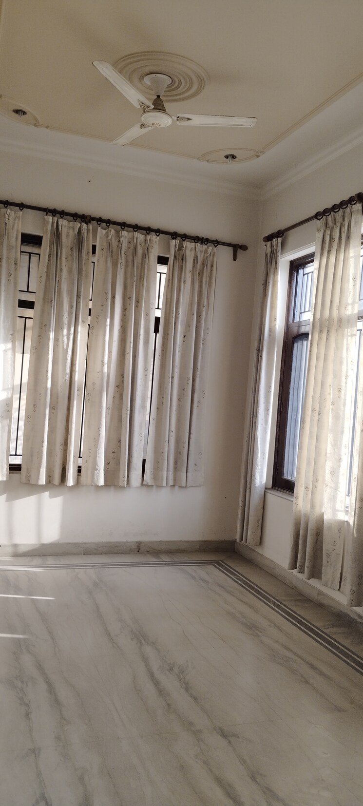 undefined, g block shastri nagar 3 Bedroom 2000 Sq.Ft. Builder Floor In G Block Shastri Nagar Ghaziabad 9073788