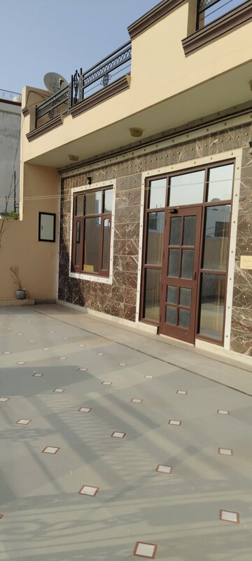 Room in 3 BHK Builder Floor at G Block Shastri Nagar – for Rent