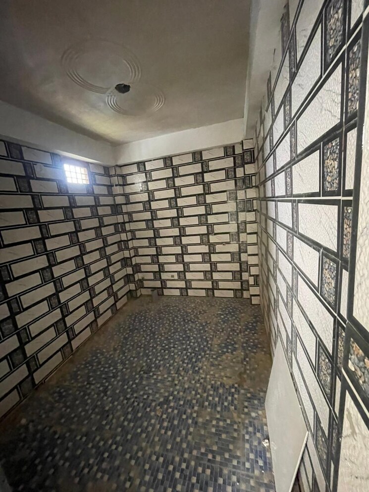 Balcony, arv-park 2 Bedroom 950 Sq.Ft. Independent House In Sector 63 Noida 9073793