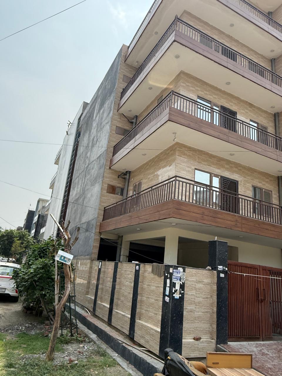 2 BHK + Study Room Independent House For Rent in RWA Metro Apartments