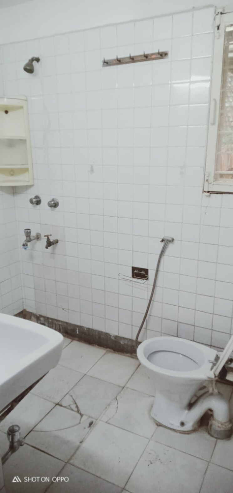 Bathroom, dda-rosewood-apartments 2 Bedroom 900 Sq.Ft. Apartment In Vasant Kunj Delhi 9073863