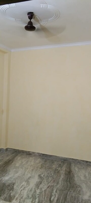 Room in 1 BHK Builder Floor at Kishangarh – for Rent