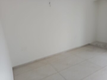 Room in 3 BHK Apartment at Omaxe R2, Gomti Nagar – for Sale