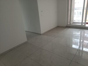 Room in 3 BHK Apartment at Omaxe R2, Gomti Nagar – for Sale