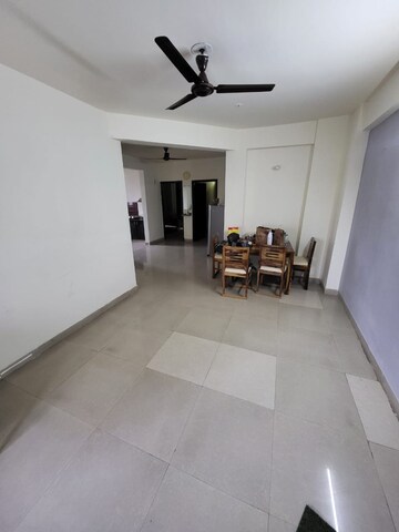 2 BHK Apartment For Rent in Vasu Fortune Residency, Raj Nagar Extension