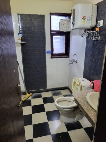 Team Area in 2 BHK Apartment at Vasu Fortune Residency, Raj Nagar Extension – for Rent