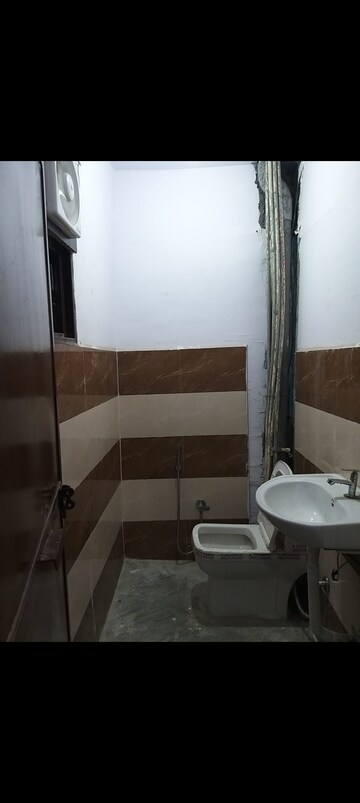 Bathroom in 1 BHK Builder Floor at Saket – for Rent