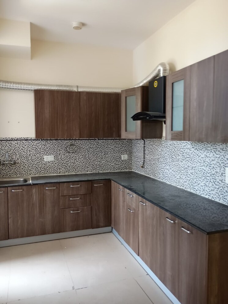 Kitchen, jm-aroma 3 Bedroom 1550 Sq.Ft. Apartment In Sector 75 Noida 9073892