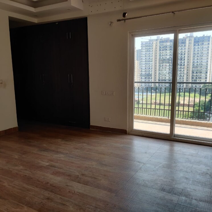 Room, maxblis-grand-wellington 3.5 Bedroom 1234 Sq.Ft. Apartment In Sector 75 Noida 9073909