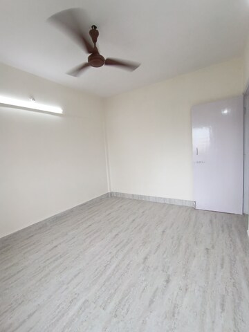 Room in 1 BHK Apartment at Borivali West – for Rent