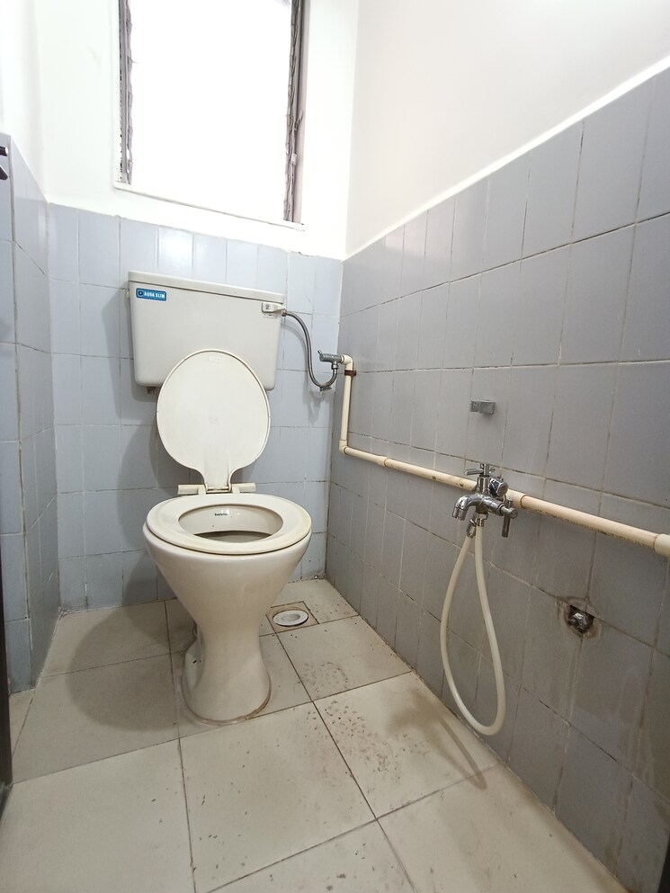 Bathroom, borivali west 1 Bedroom 550 Sq.Ft. Apartment In Borivali West Mumbai 9073915