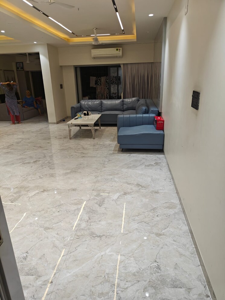  Parking, prahlad nagar 4 Bedroom 3150 Sq.Ft. Builder Floor In Prahlad Nagar Ahmedabad 9073933