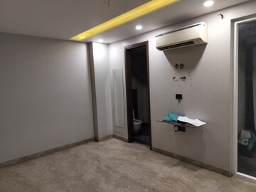 Room in 3 BHK Builder Floor at Rajouri Garden – for Sale