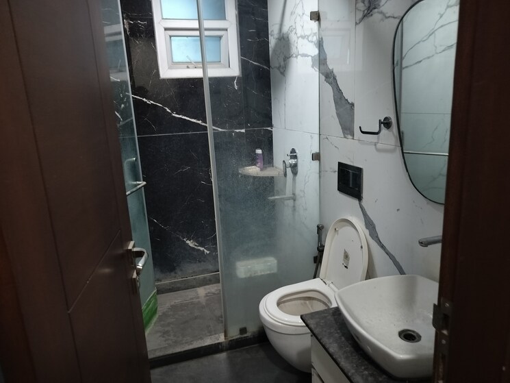 Bathroom, rajouri garden 3 Bedroom 1800 Sq.Ft. Builder Floor In Rajouri Garden Delhi 9073912