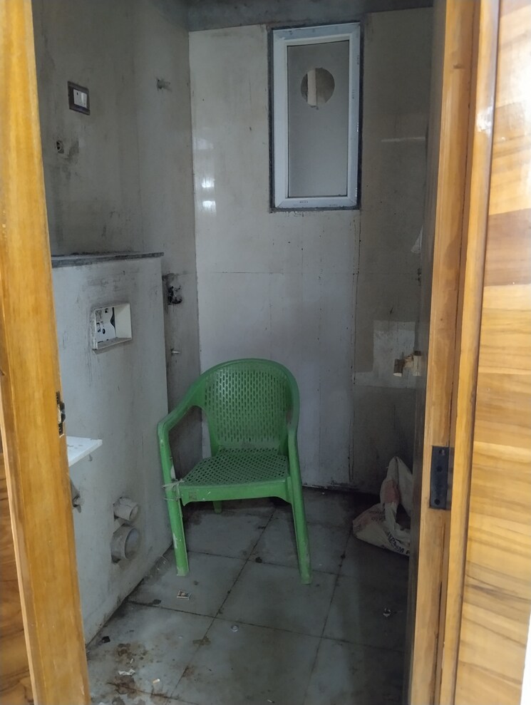 Bathroom, sunshine-apartments-sector-73 2 Bedroom 1100 Sq.Ft. Builder Floor In Sector 73 Noida 9073945