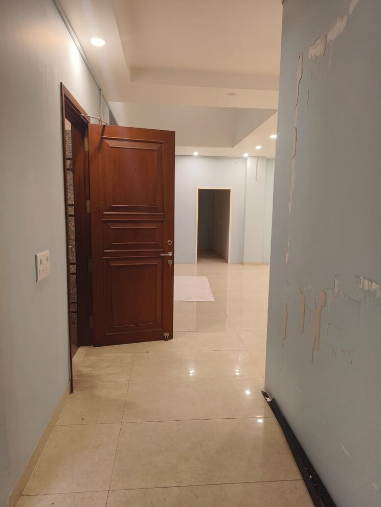 Team Area, green park extension Commercial Office Space 2000 Sq.Ft. In Green Park Extension Delhi 9073906