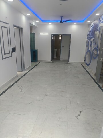 Room in 2 BHK Builder Floor at SS Southend Floors, South City 2 – for Sale