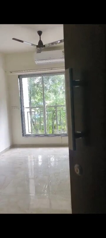 Room in 1 BHK Apartment at Rishab Jay Sarang, Malad East – for Rent